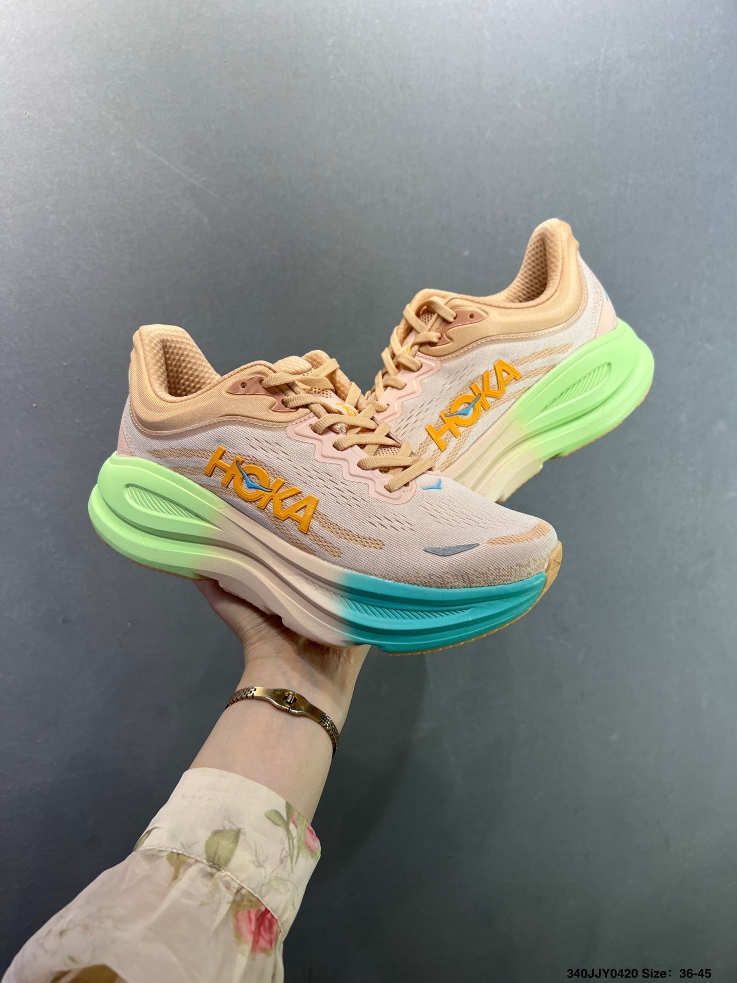 HOKA ONE ONE Bondi 9