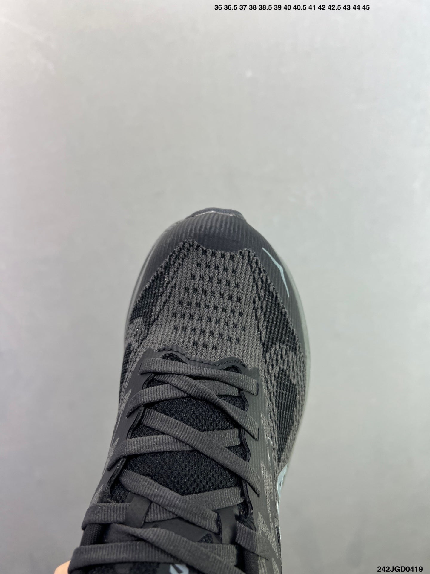 HOKA CHALLENGER 8