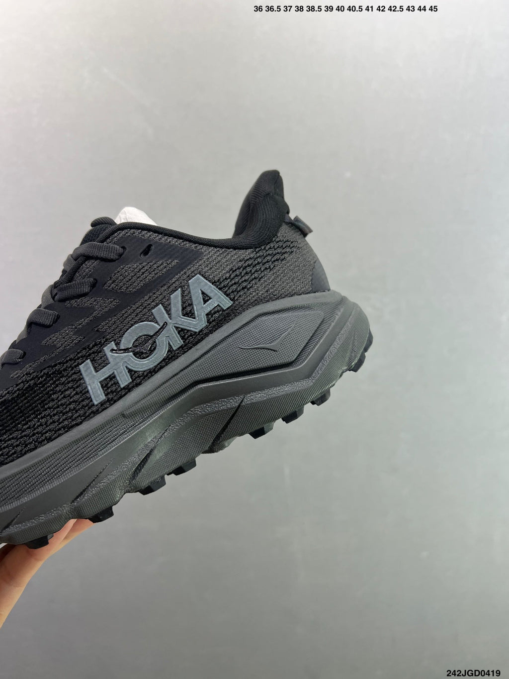 HOKA CHALLENGER 8