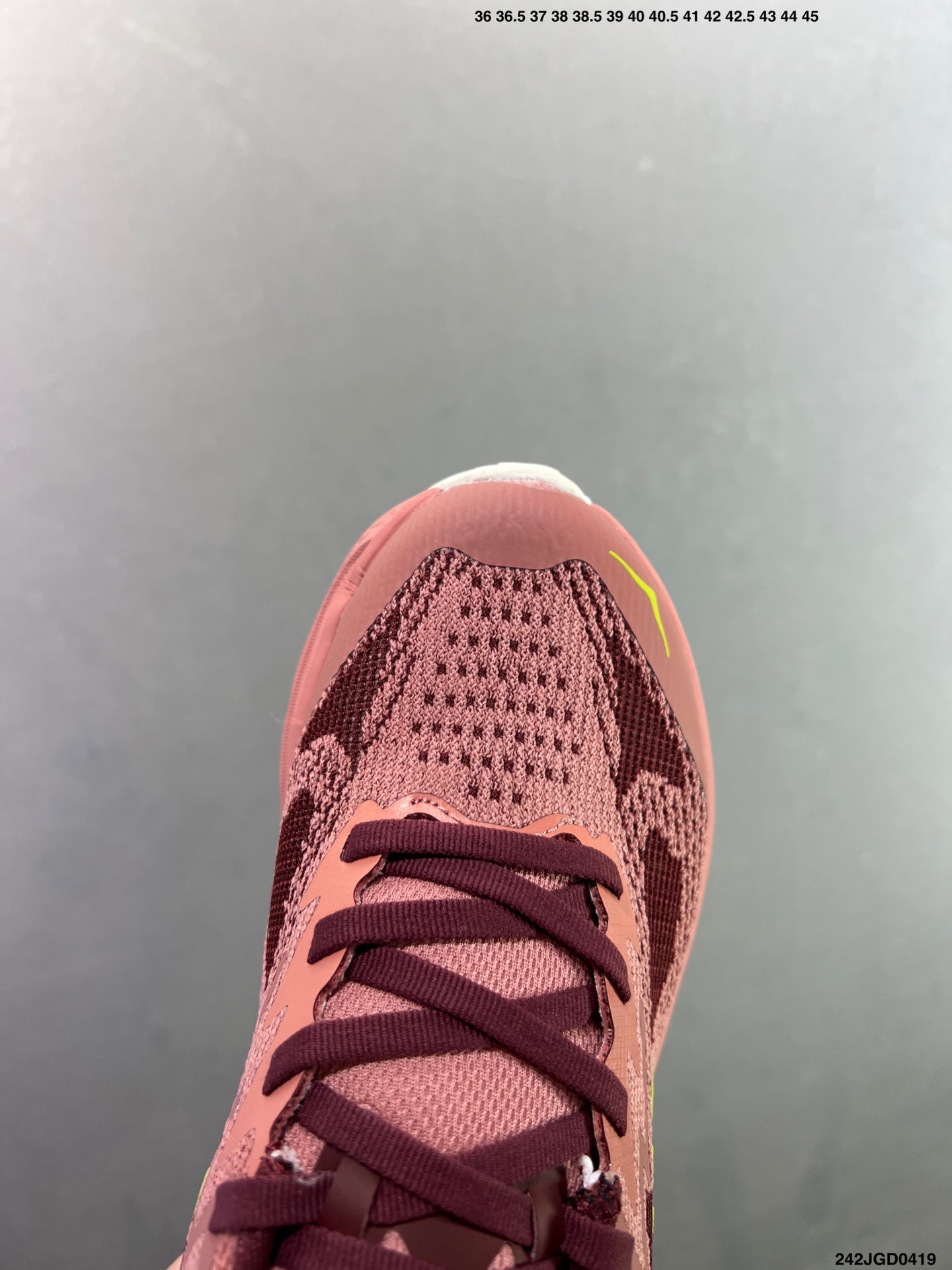 HOKA CHALLENGER 8