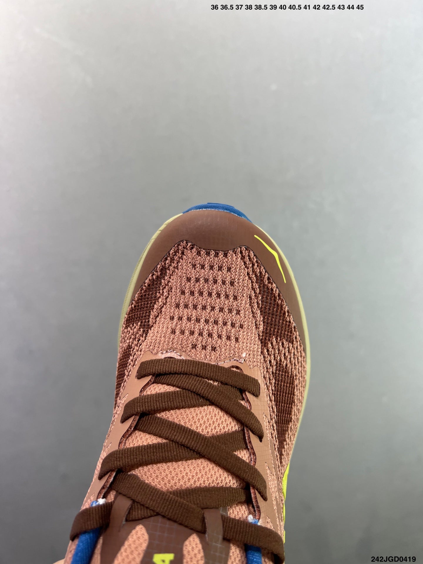 HOKA CHALLENGER 8