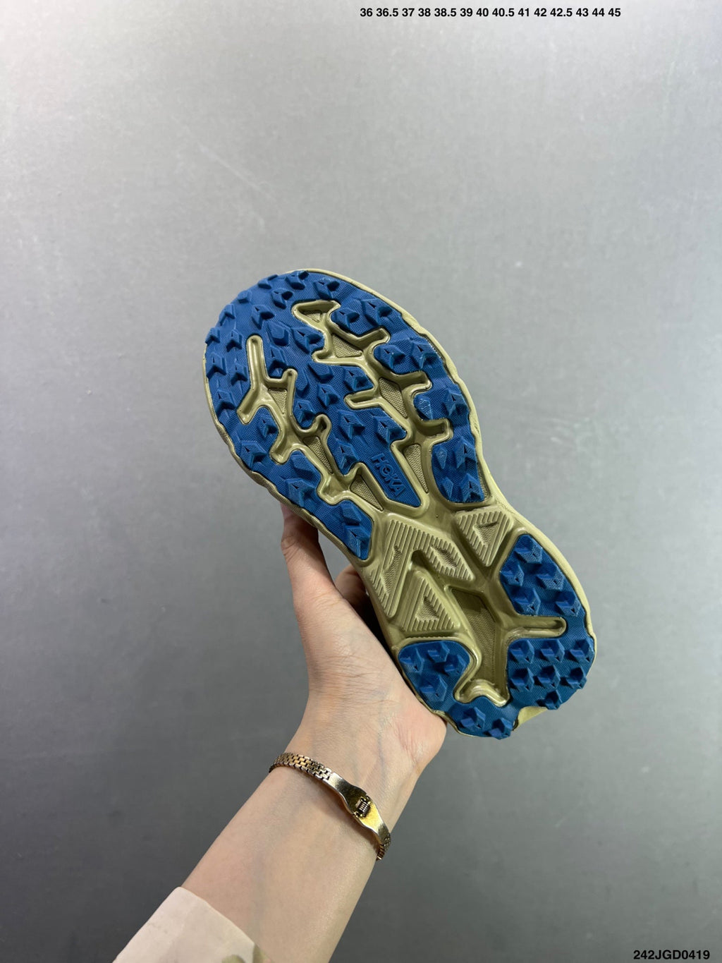 HOKA CHALLENGER 8