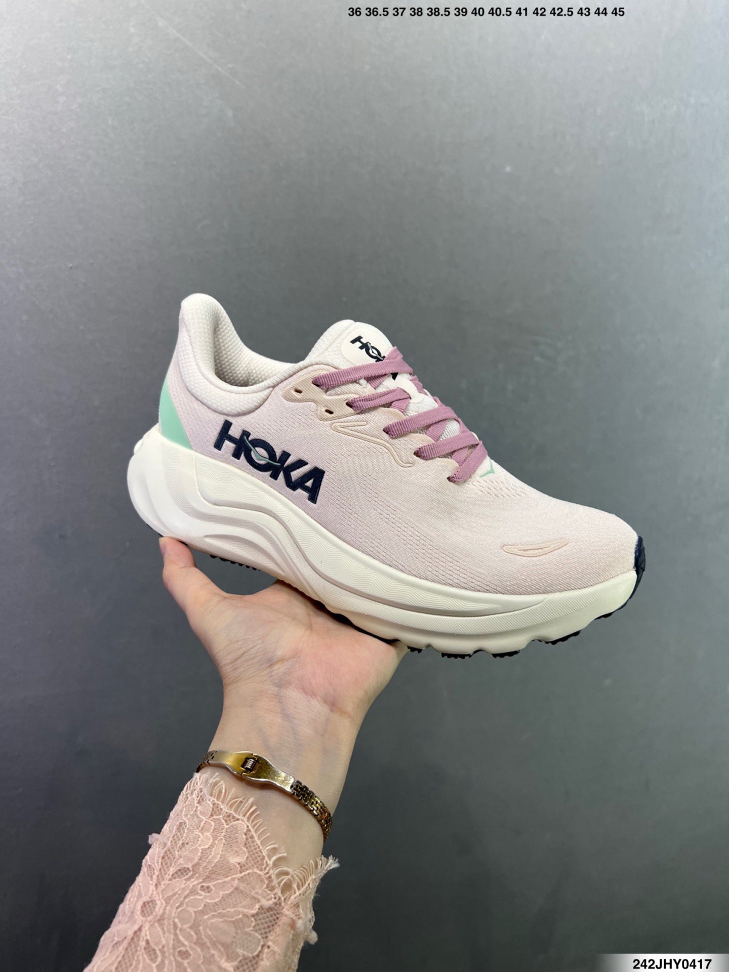 Hoka One One M ARAHI 8