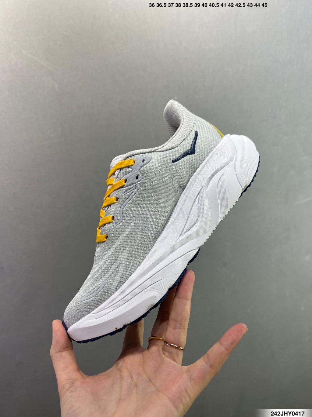 Hoka One One M ARAHI 8