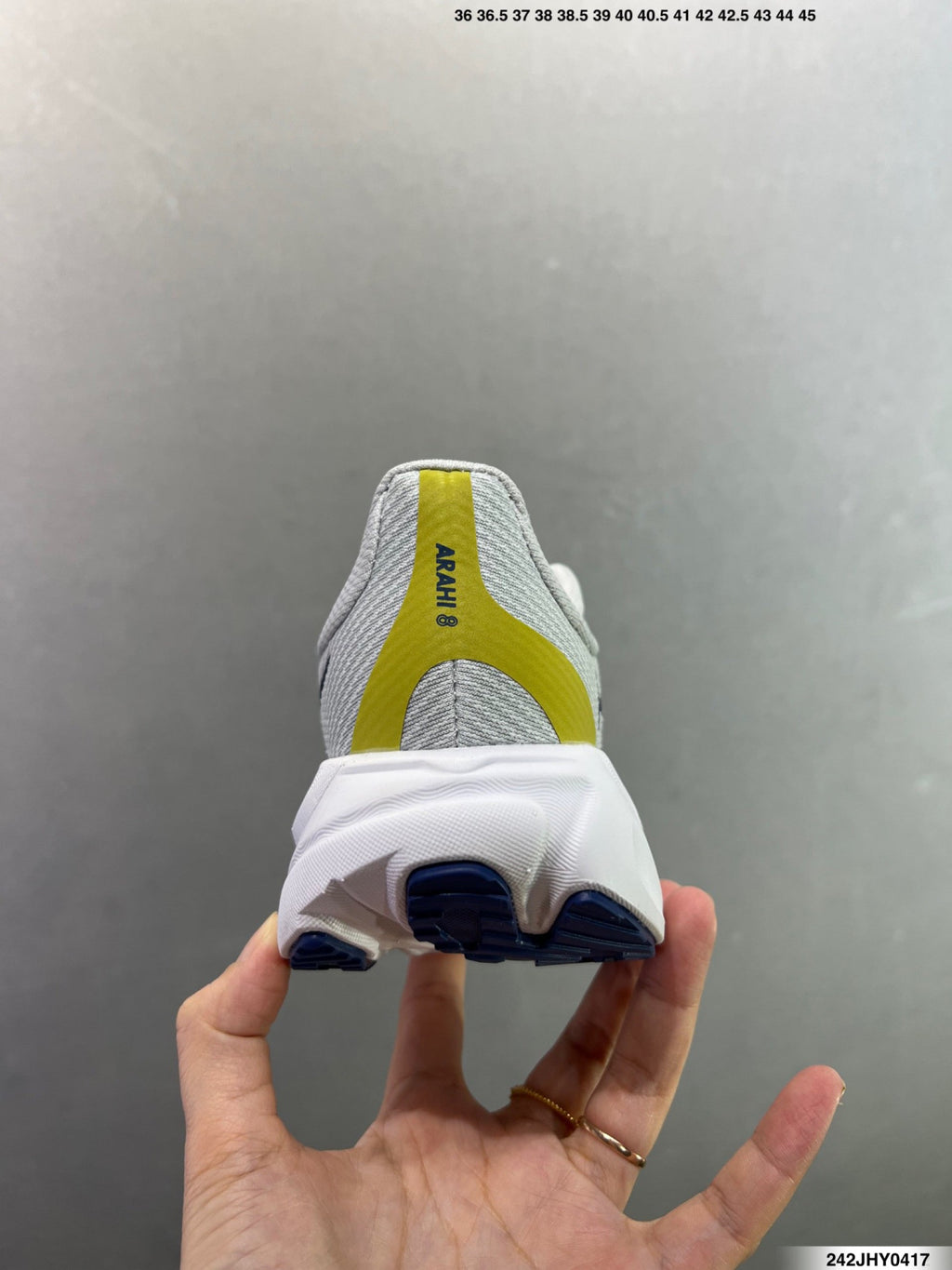 Hoka One One M ARAHI 8