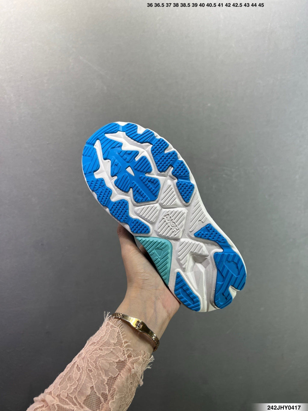 Hoka One One M ARAHI 8
