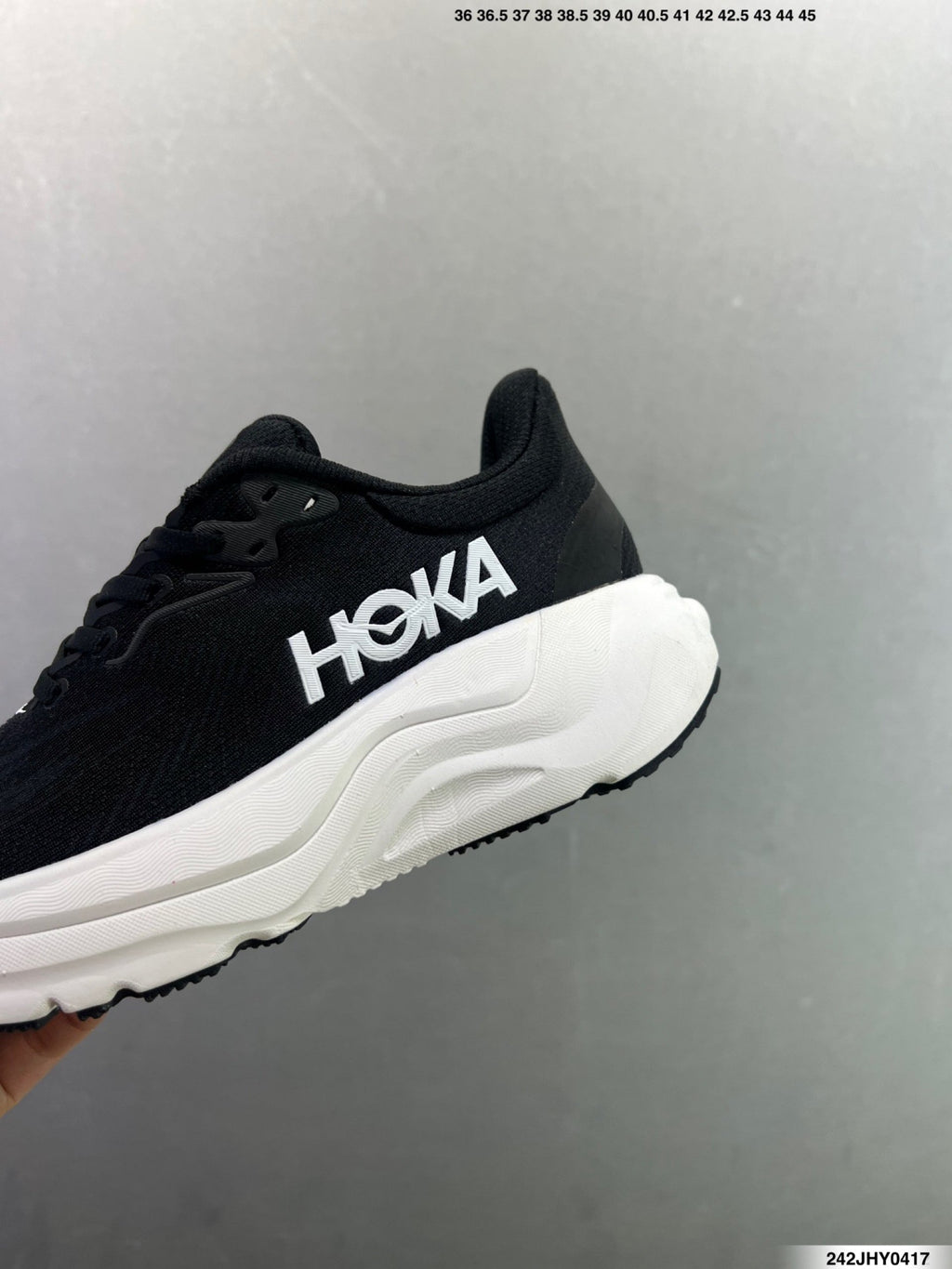 Hoka One One M ARAHI 8