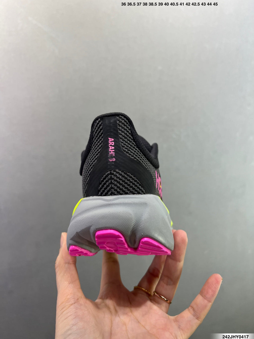 Hoka One One M ARAHI 8