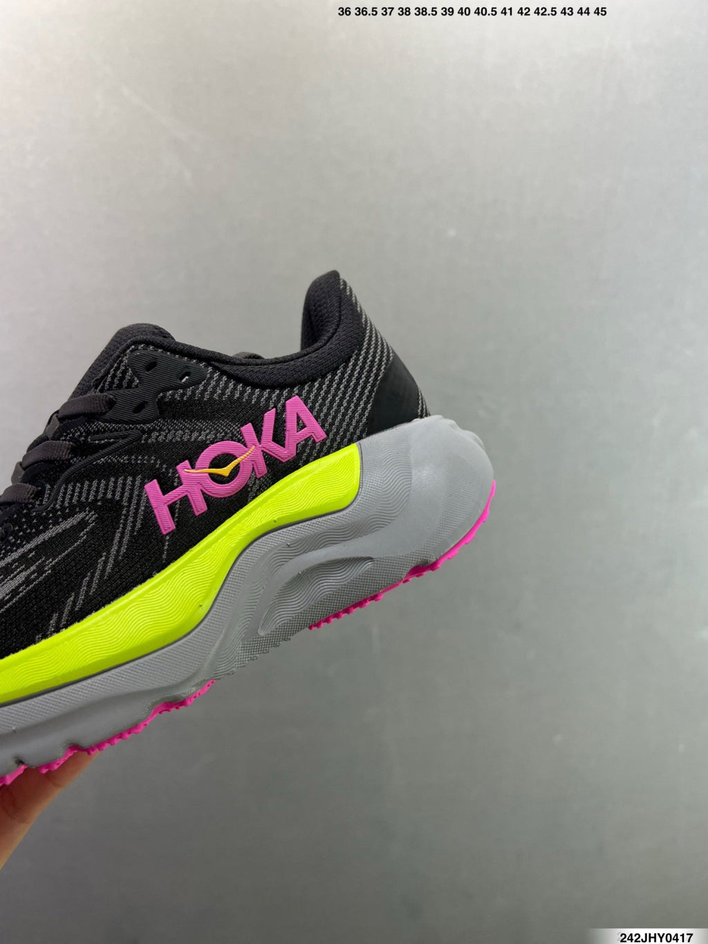 Hoka One One M ARAHI 8
