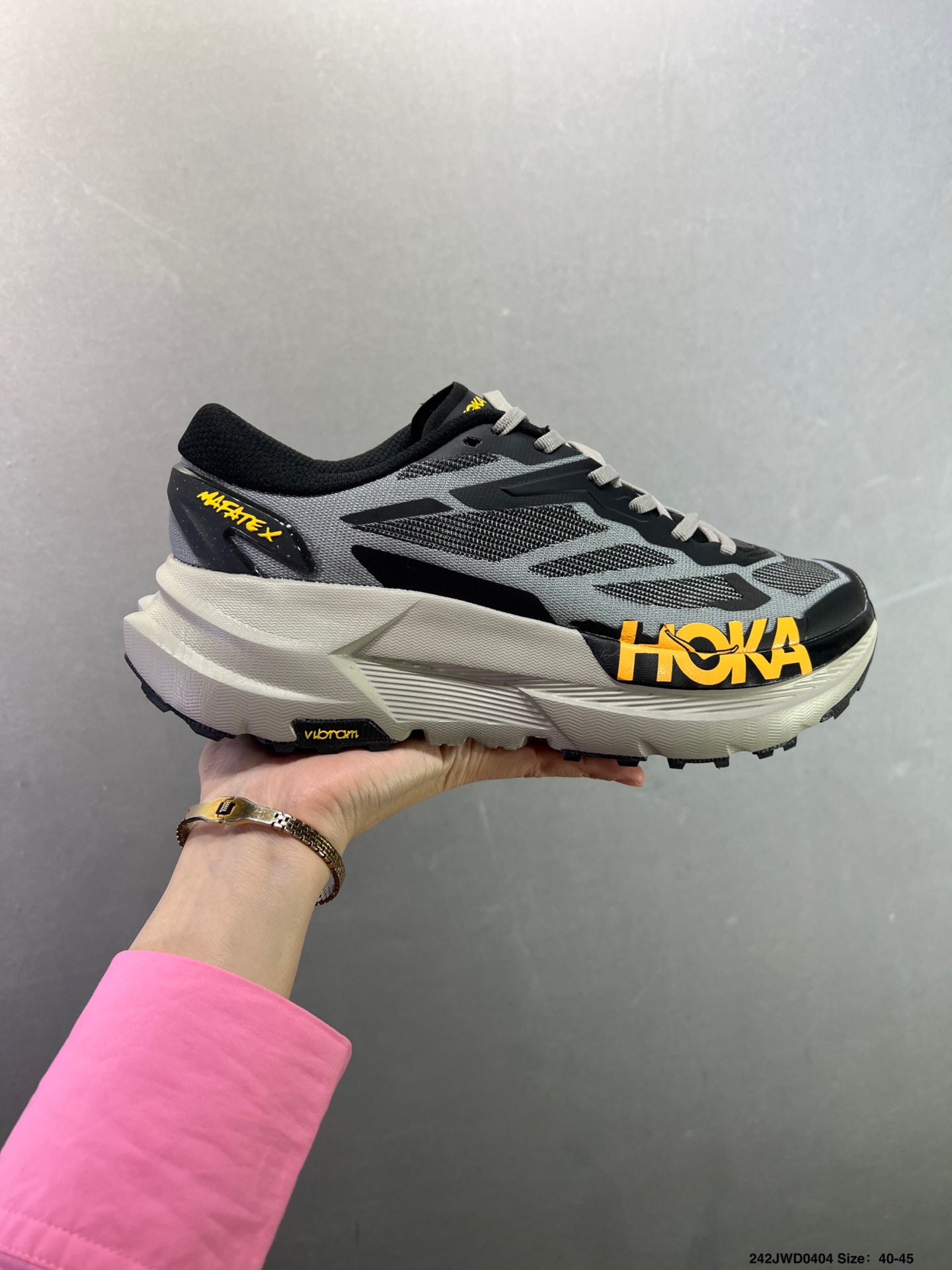 HOKA ONE ONE VIBRAM TOR TRAFA