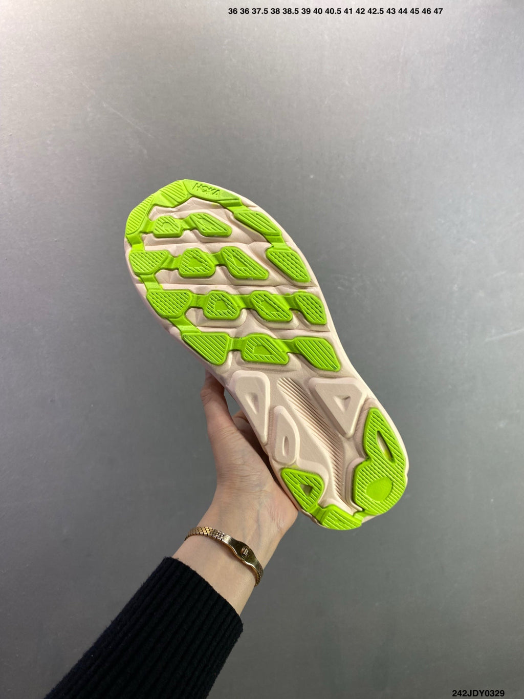HOKA M CLIFTON 9