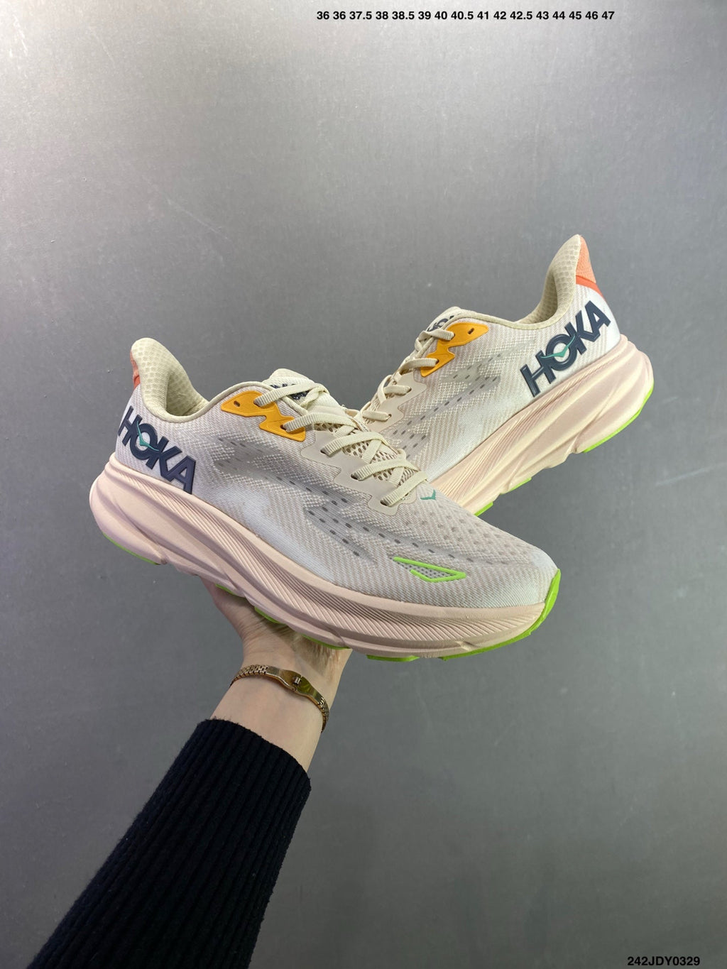 HOKA M CLIFTON 9