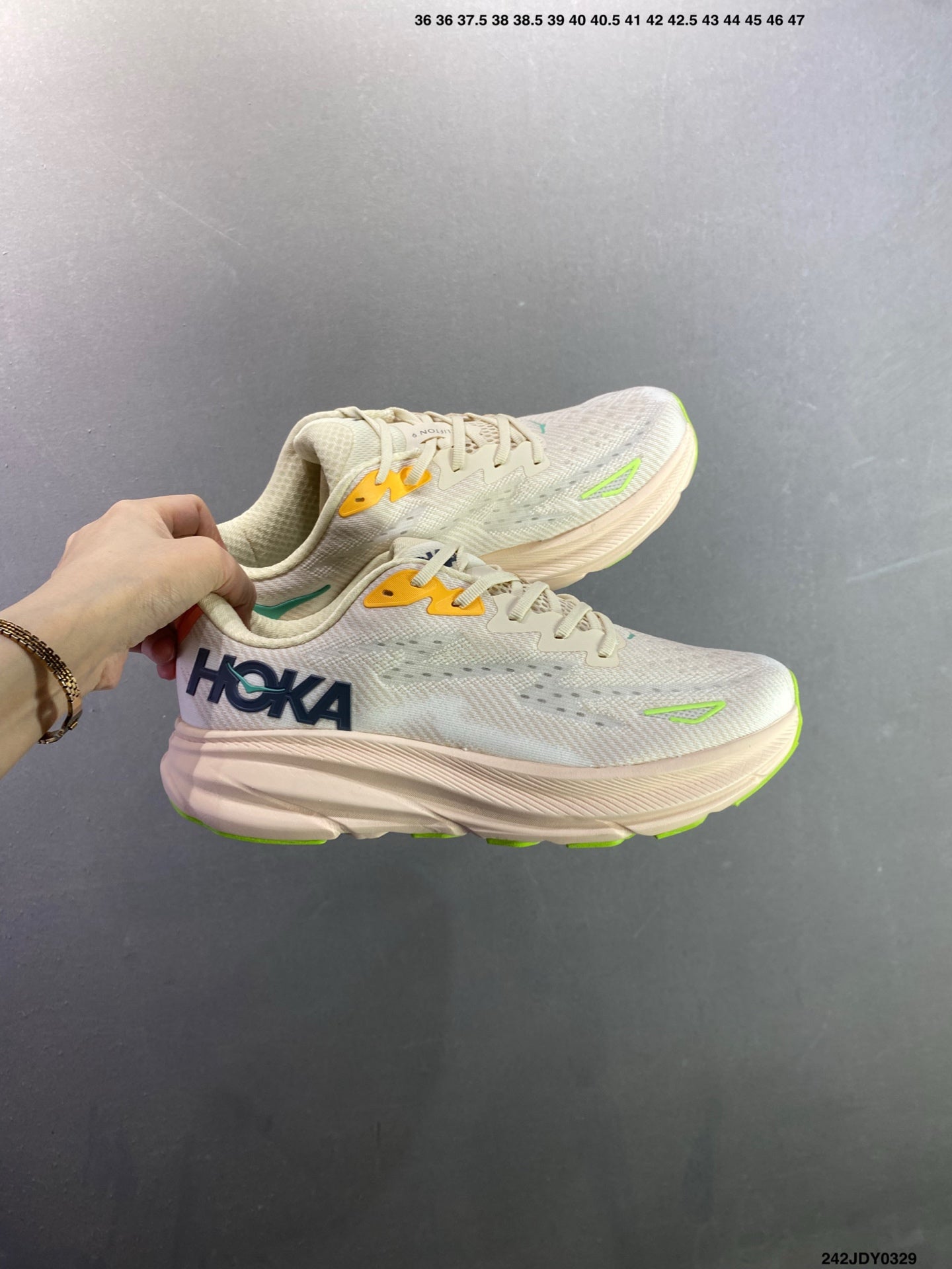 HOKA M CLIFTON 9