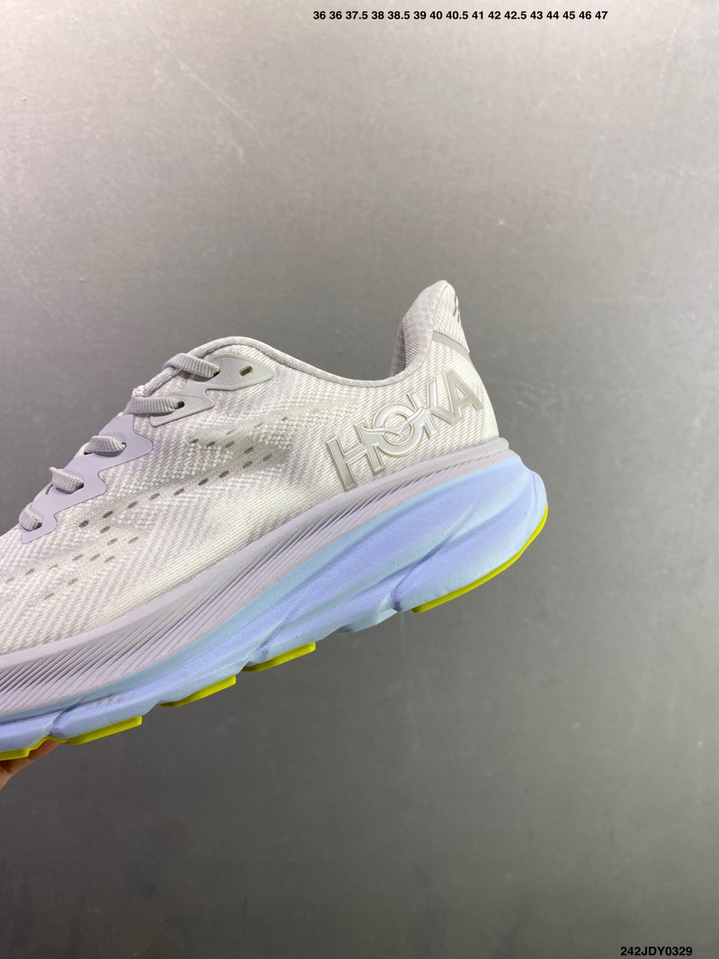 HOKA M CLIFTON 9