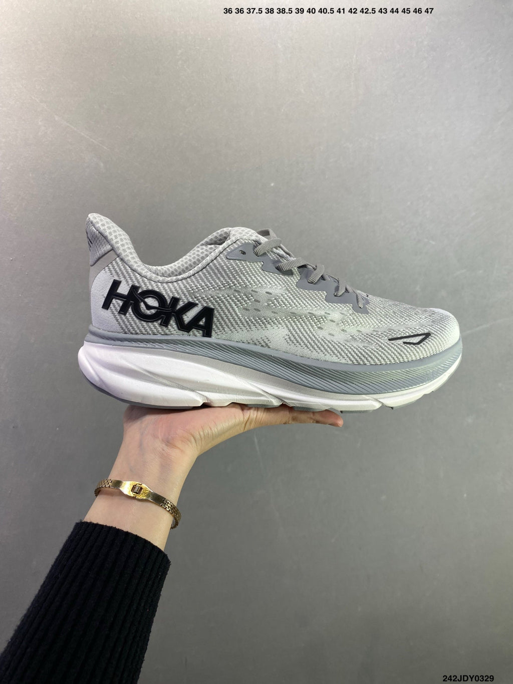 HOKA M CLIFTON 9