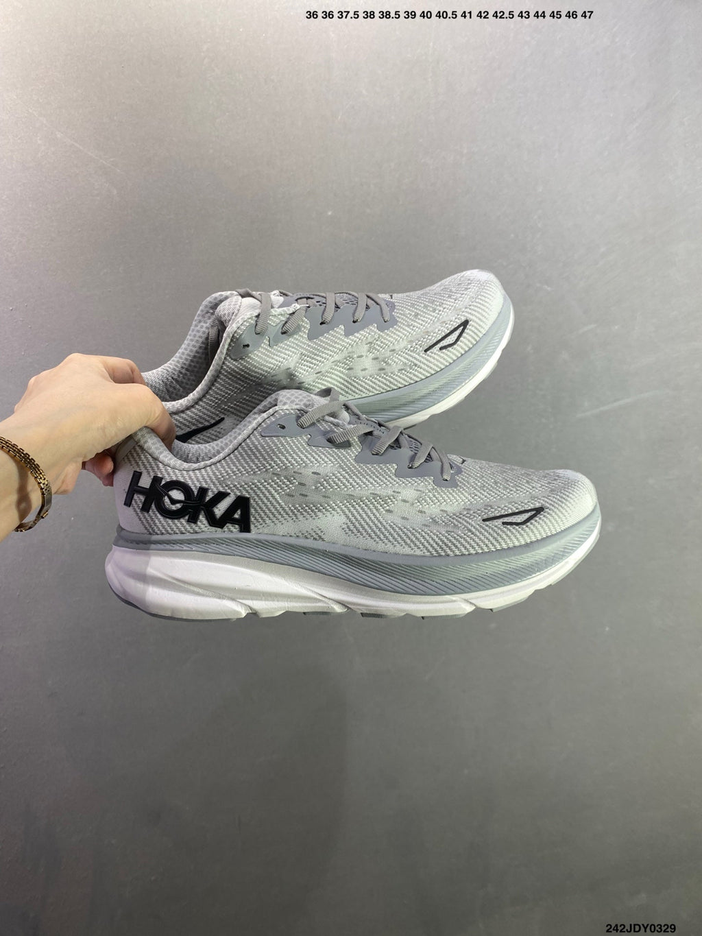 HOKA M CLIFTON 9