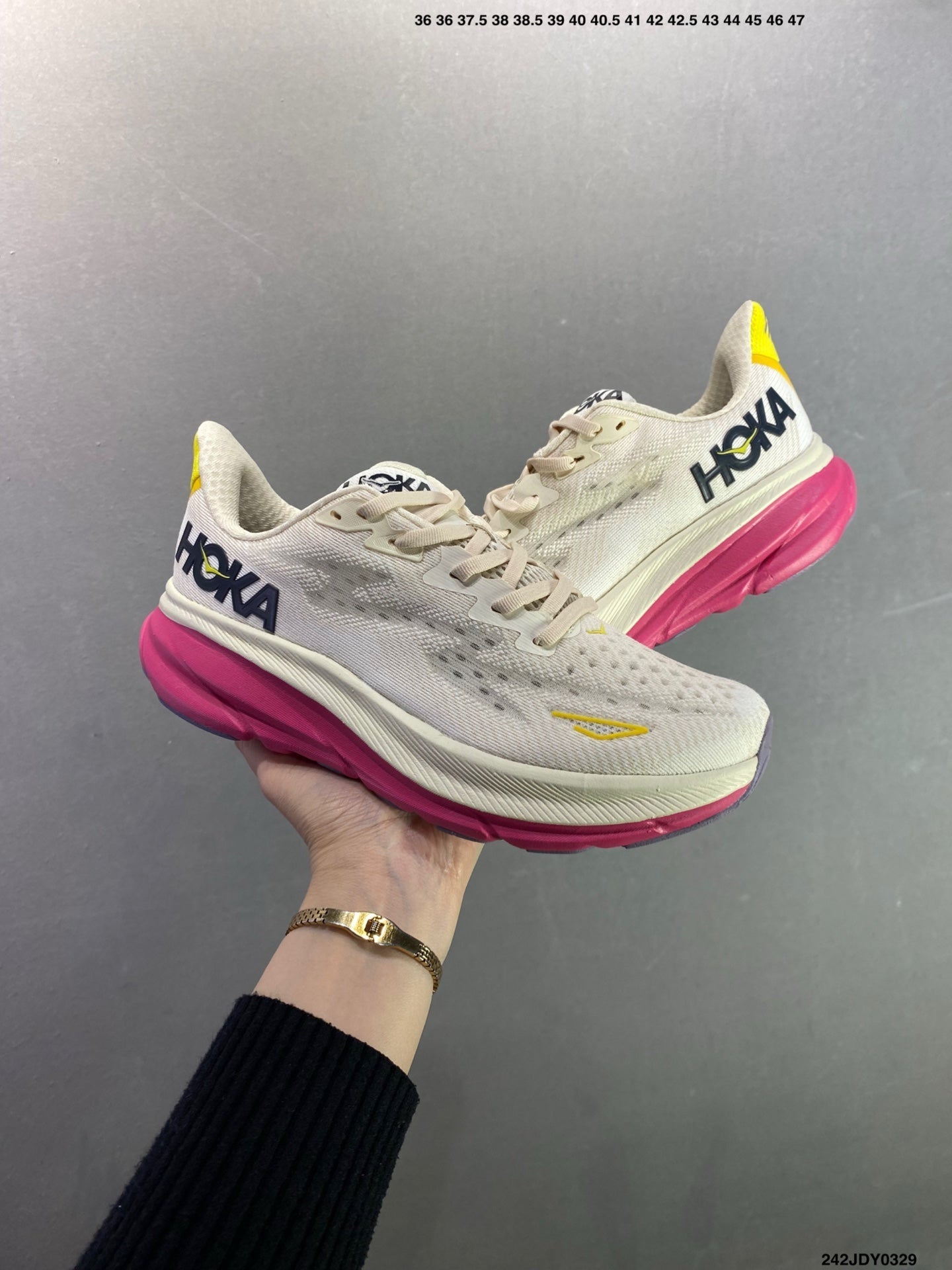 HOKA M CLIFTON 9