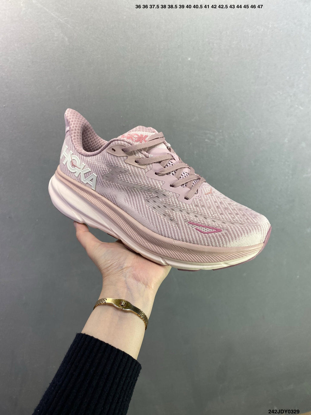 HOKA M CLIFTON 9
