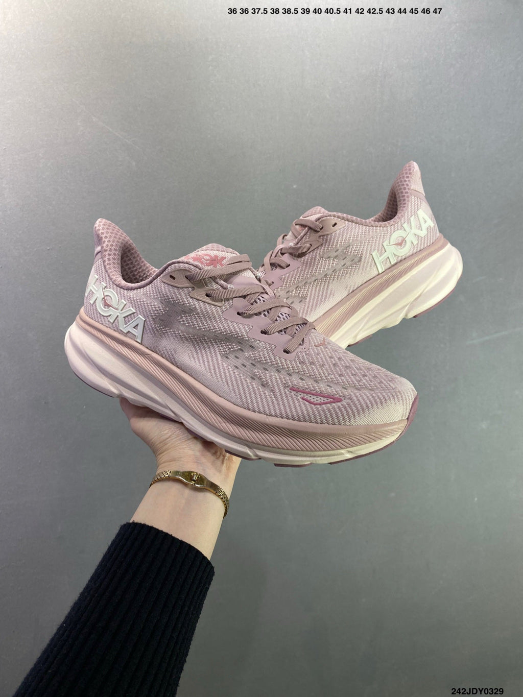 HOKA M CLIFTON 9