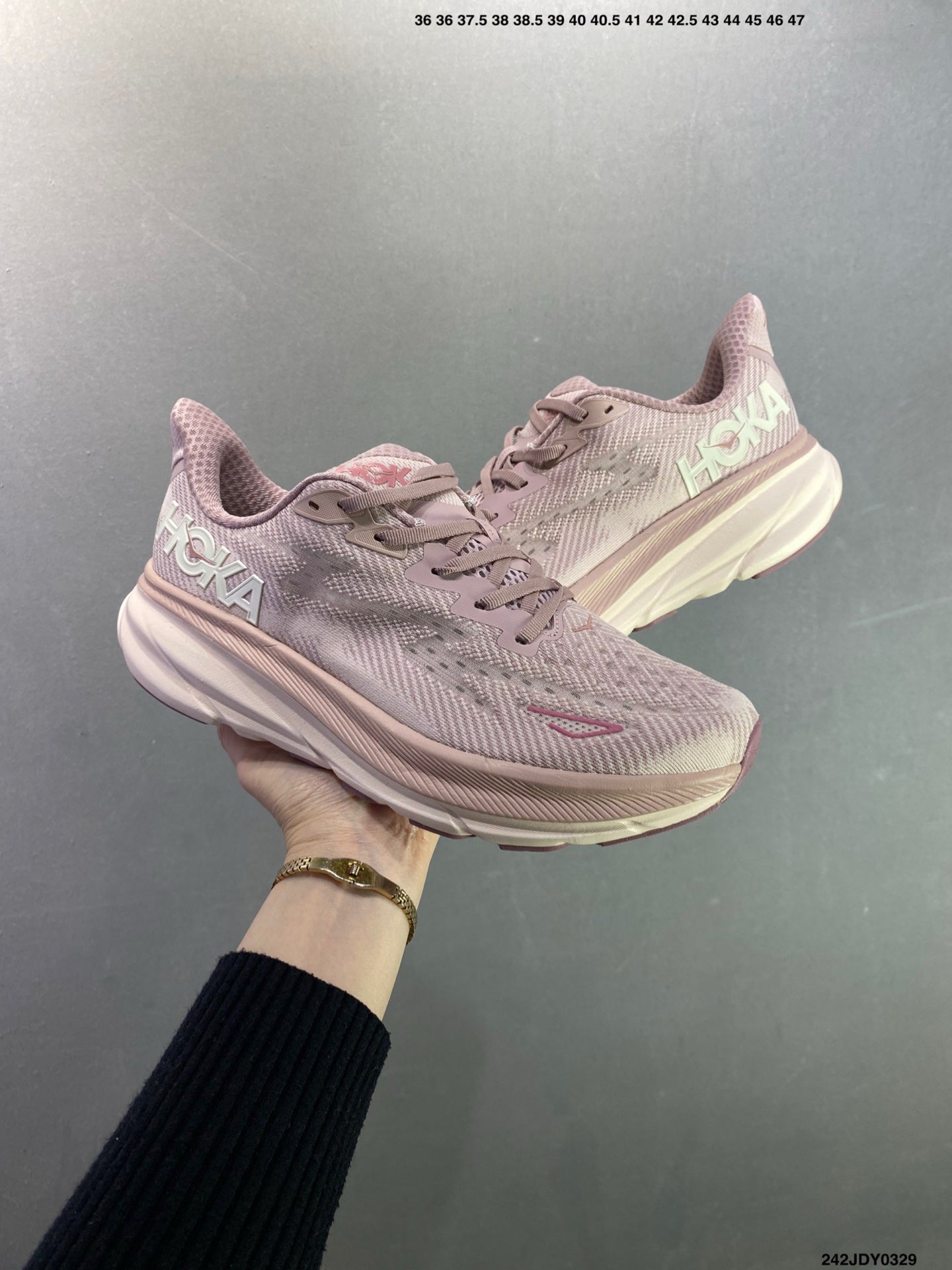 HOKA M CLIFTON 9