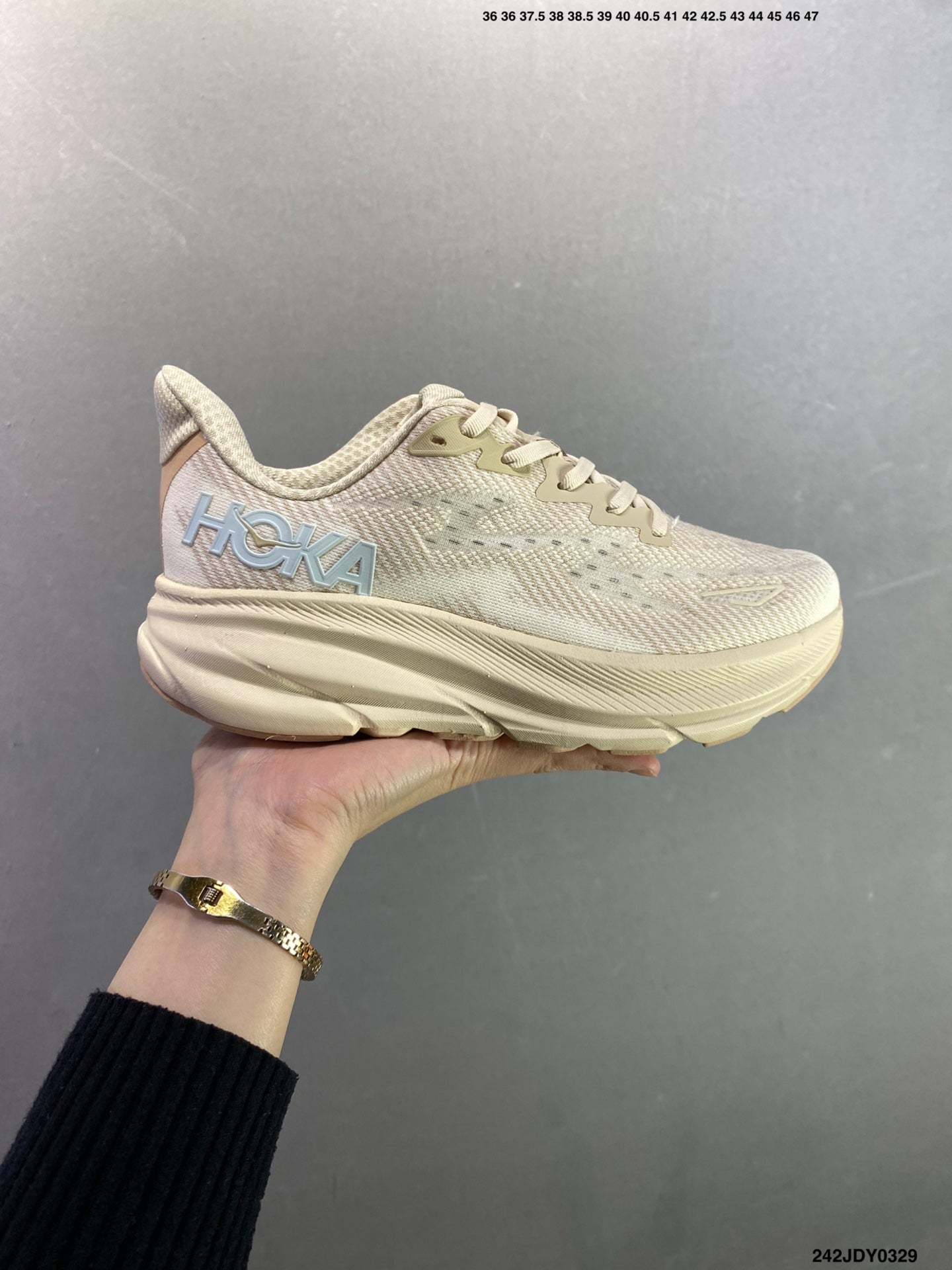 HOKA M CLIFTON 9