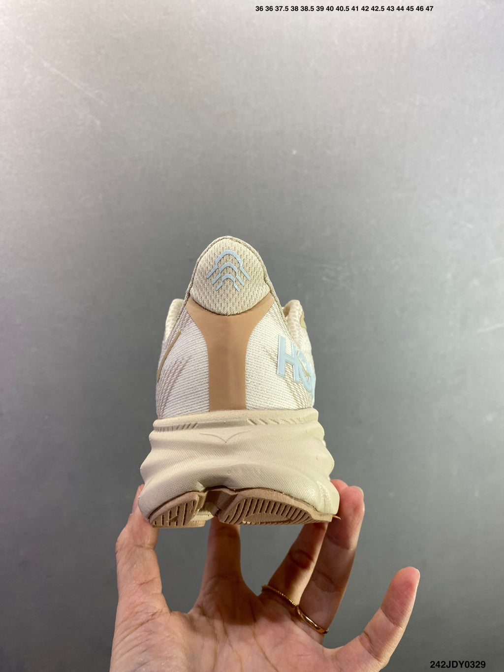 HOKA M CLIFTON 9