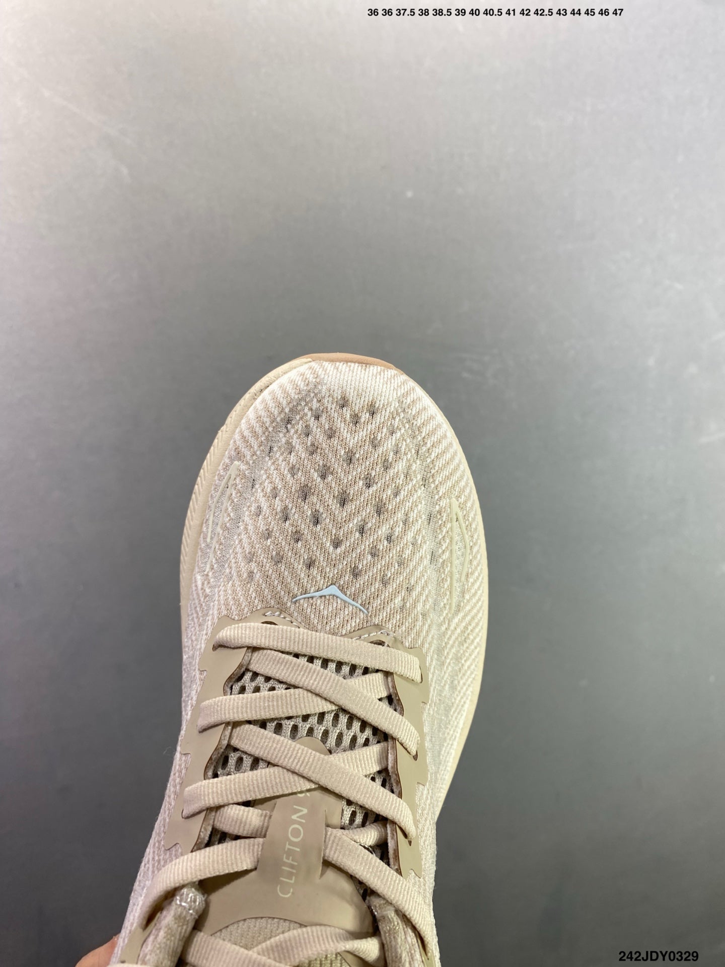 HOKA M CLIFTON 9