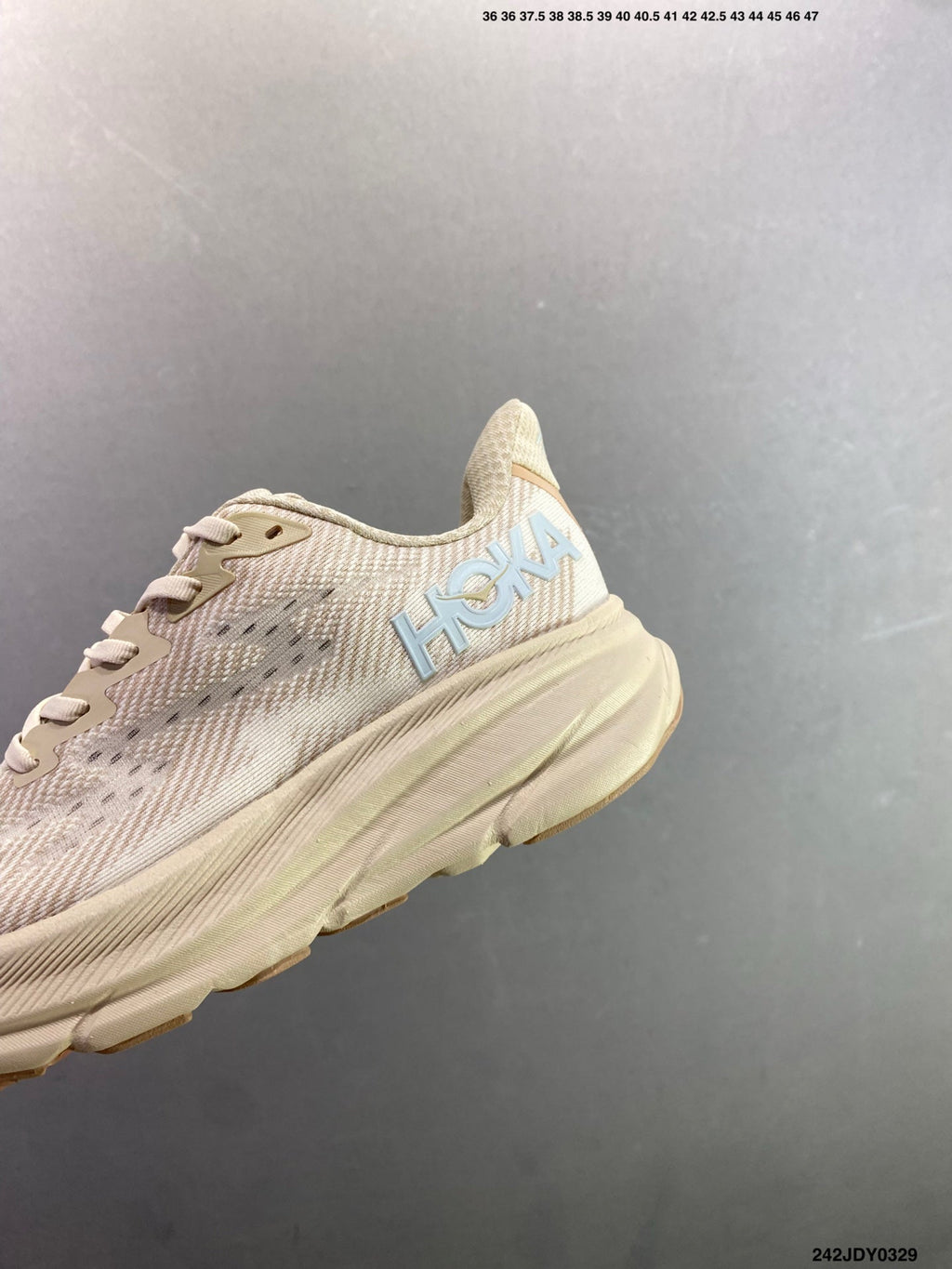 HOKA M CLIFTON 9