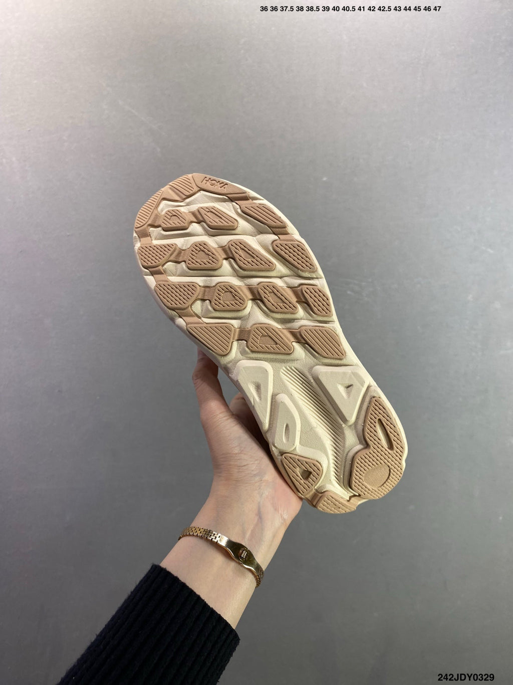 HOKA M CLIFTON 9