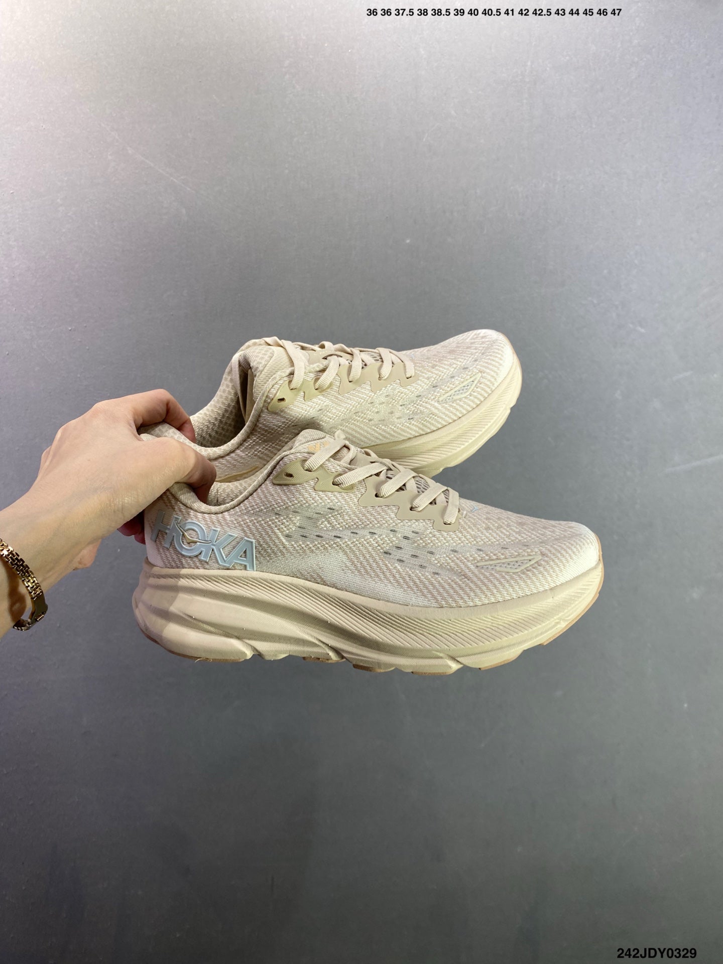 HOKA M CLIFTON 9
