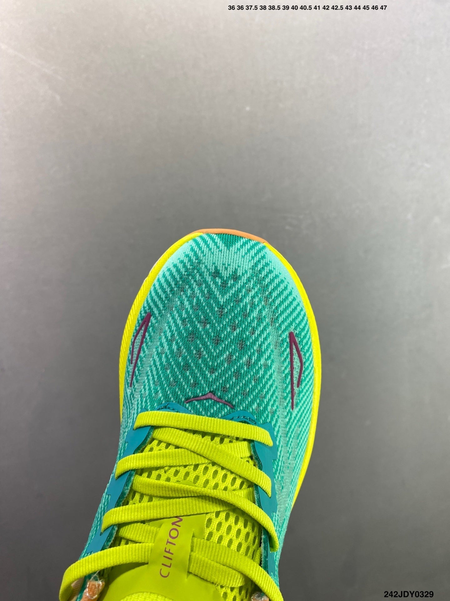 HOKA M CLIFTON 9