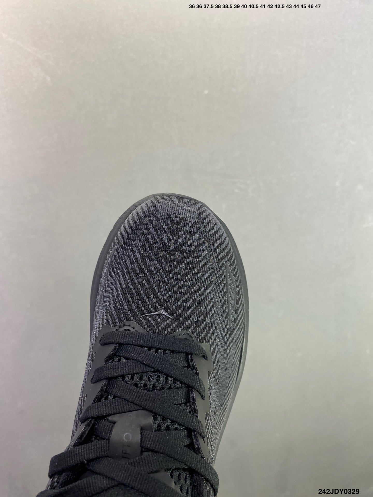 HOKA M CLIFTON 9
