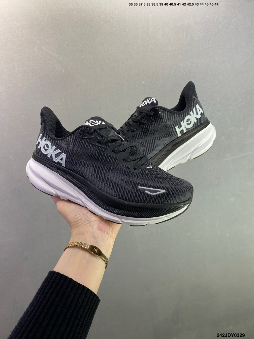 HOKA M CLIFTON 9