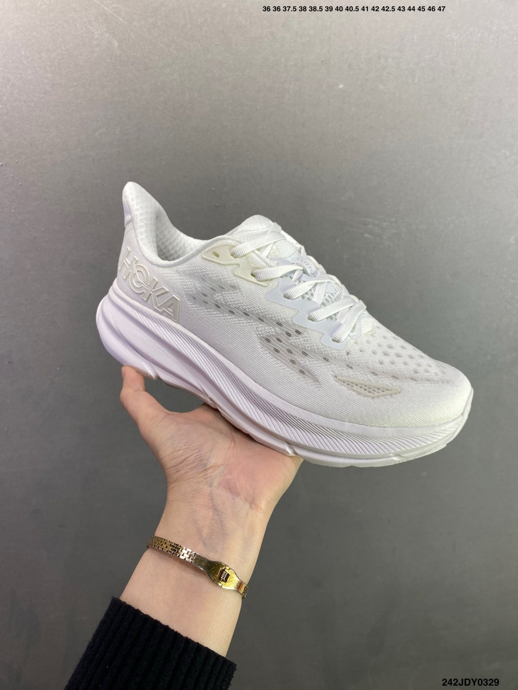 HOKA M CLIFTON 9