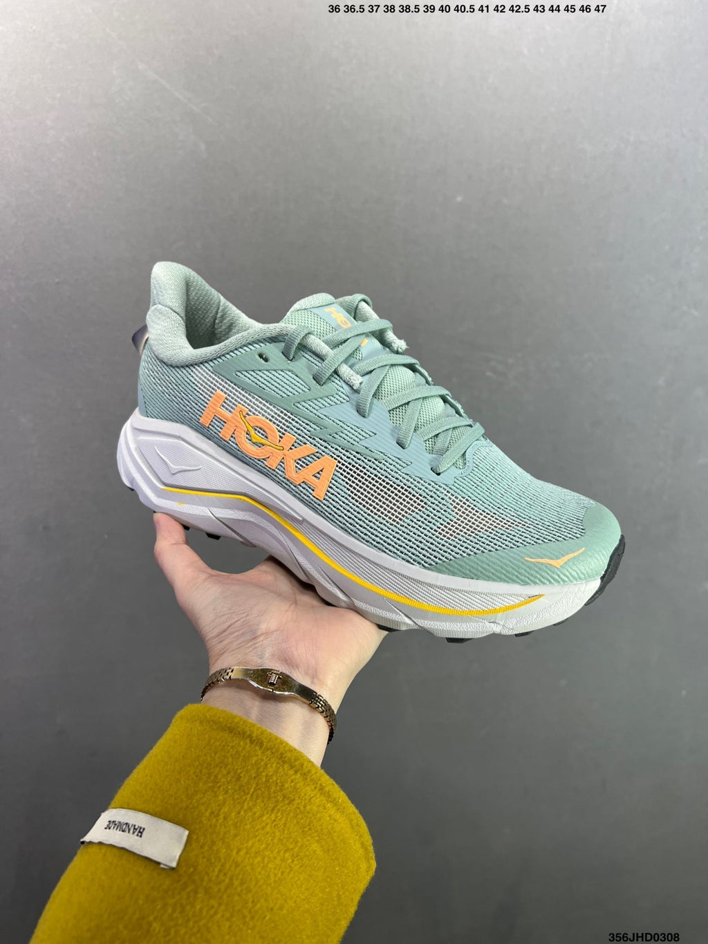 HOKA W CHALLENGER 8