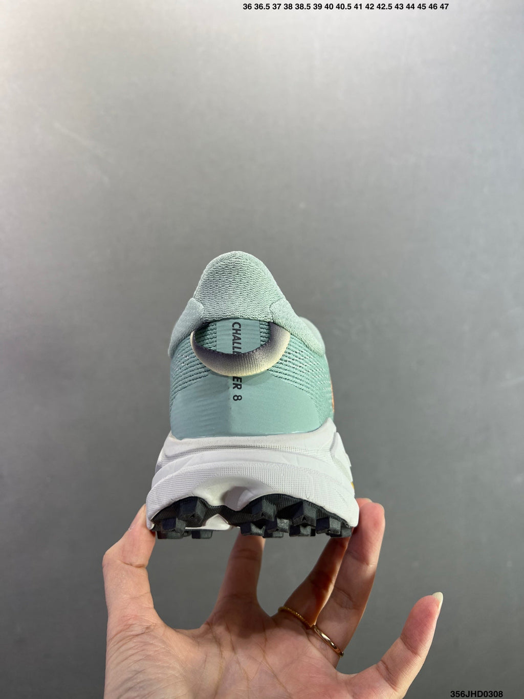 HOKA W CHALLENGER 8