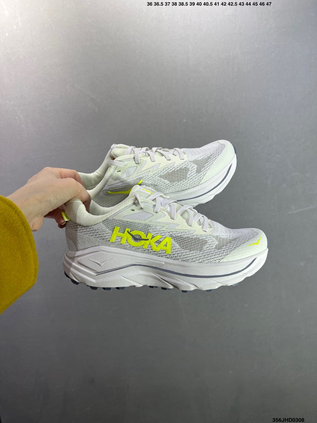HOKA W CHALLENGER 8