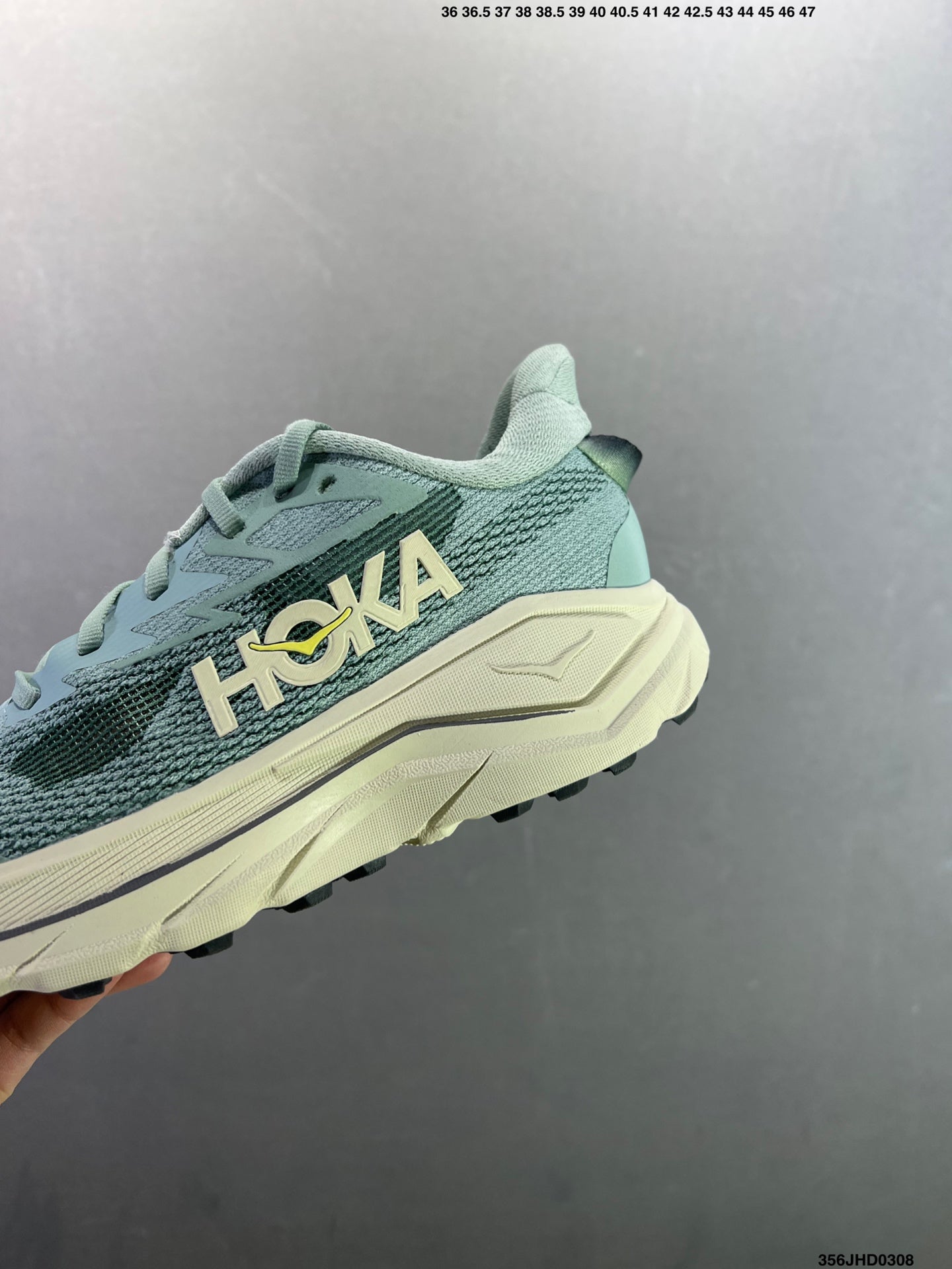 HOKA W CHALLENGER 8