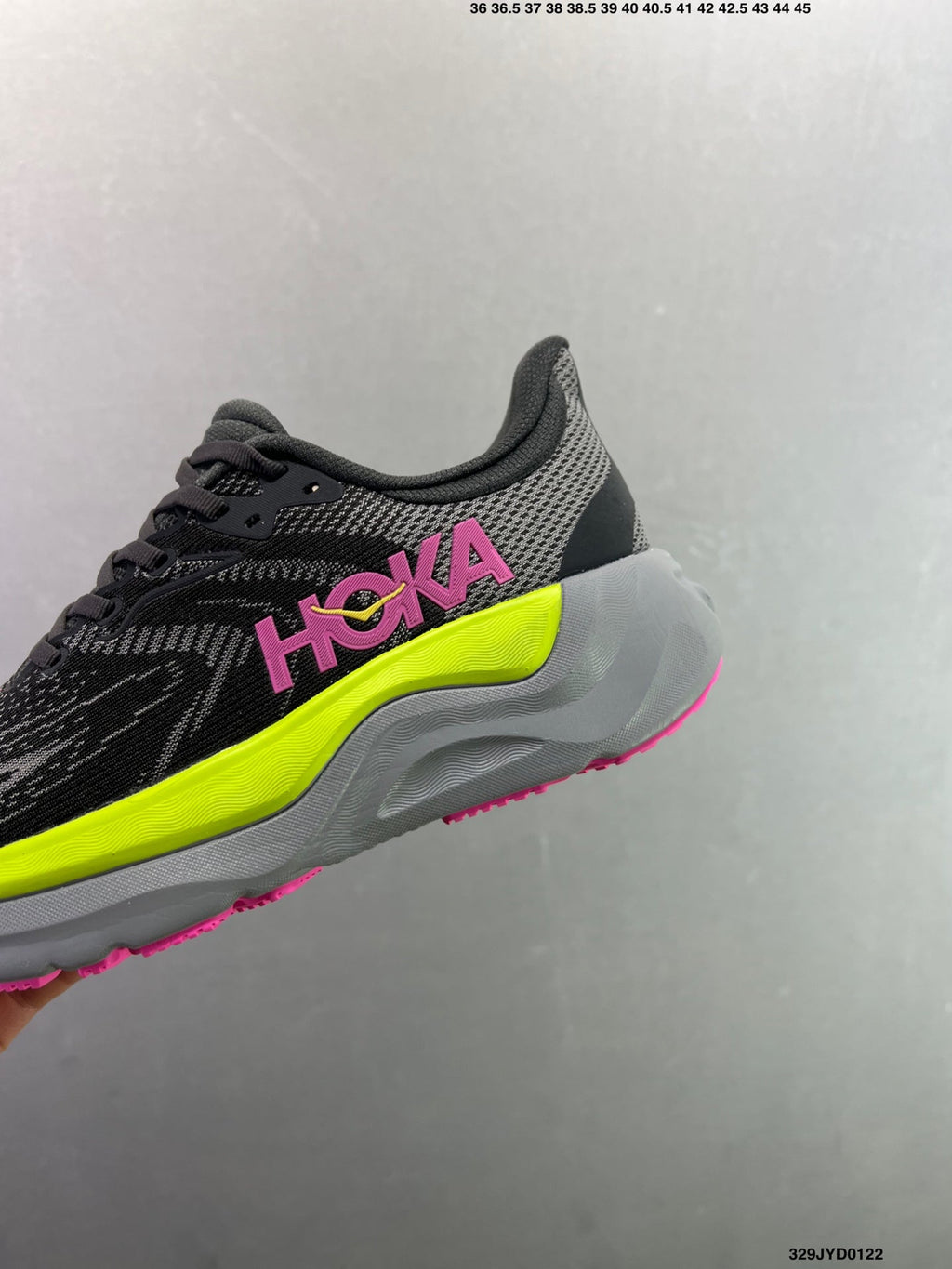 HOKA ONE ONE M ARAHI 8