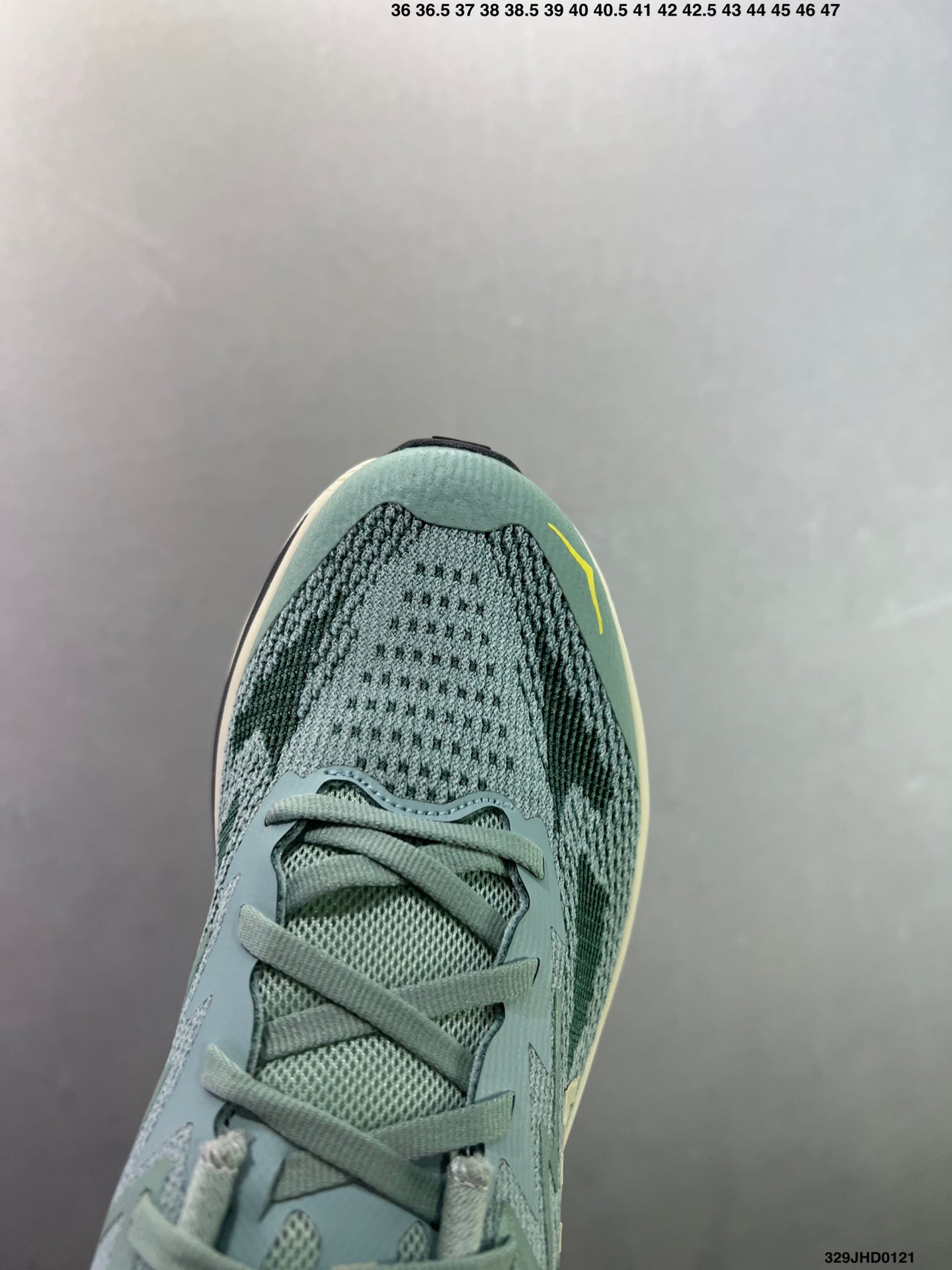 HOKA CHALLENGER 8