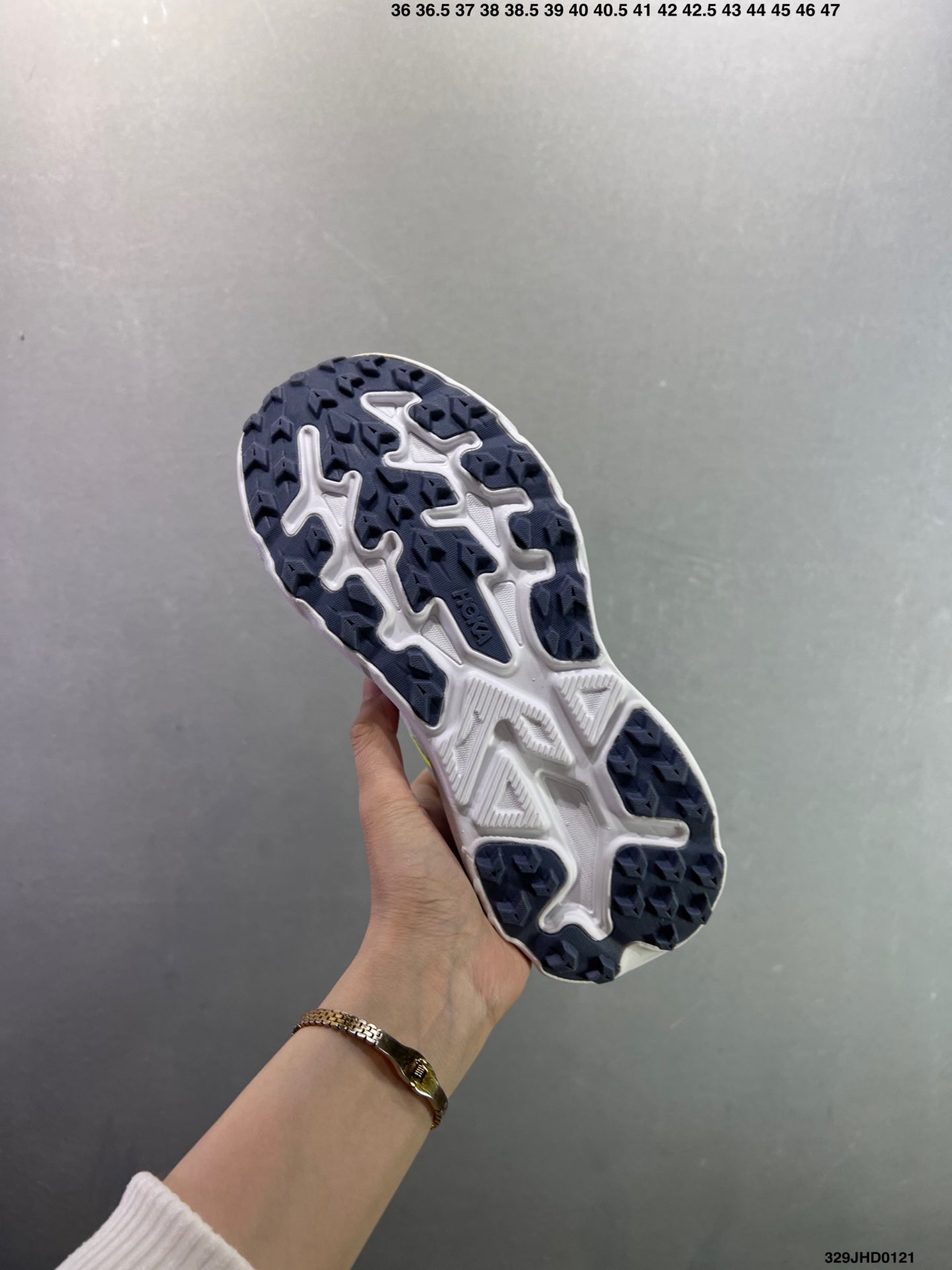 HOKA CHALLENGER 8