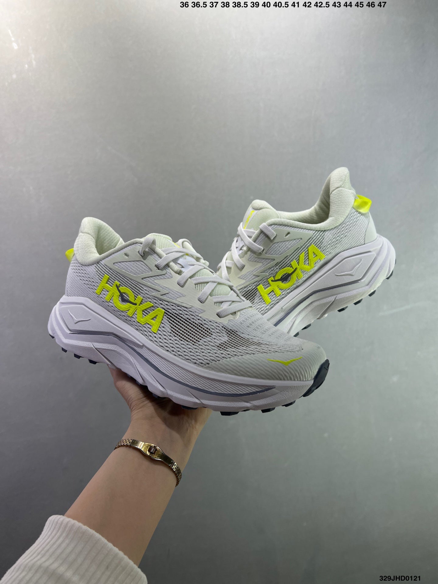 HOKA CHALLENGER 8