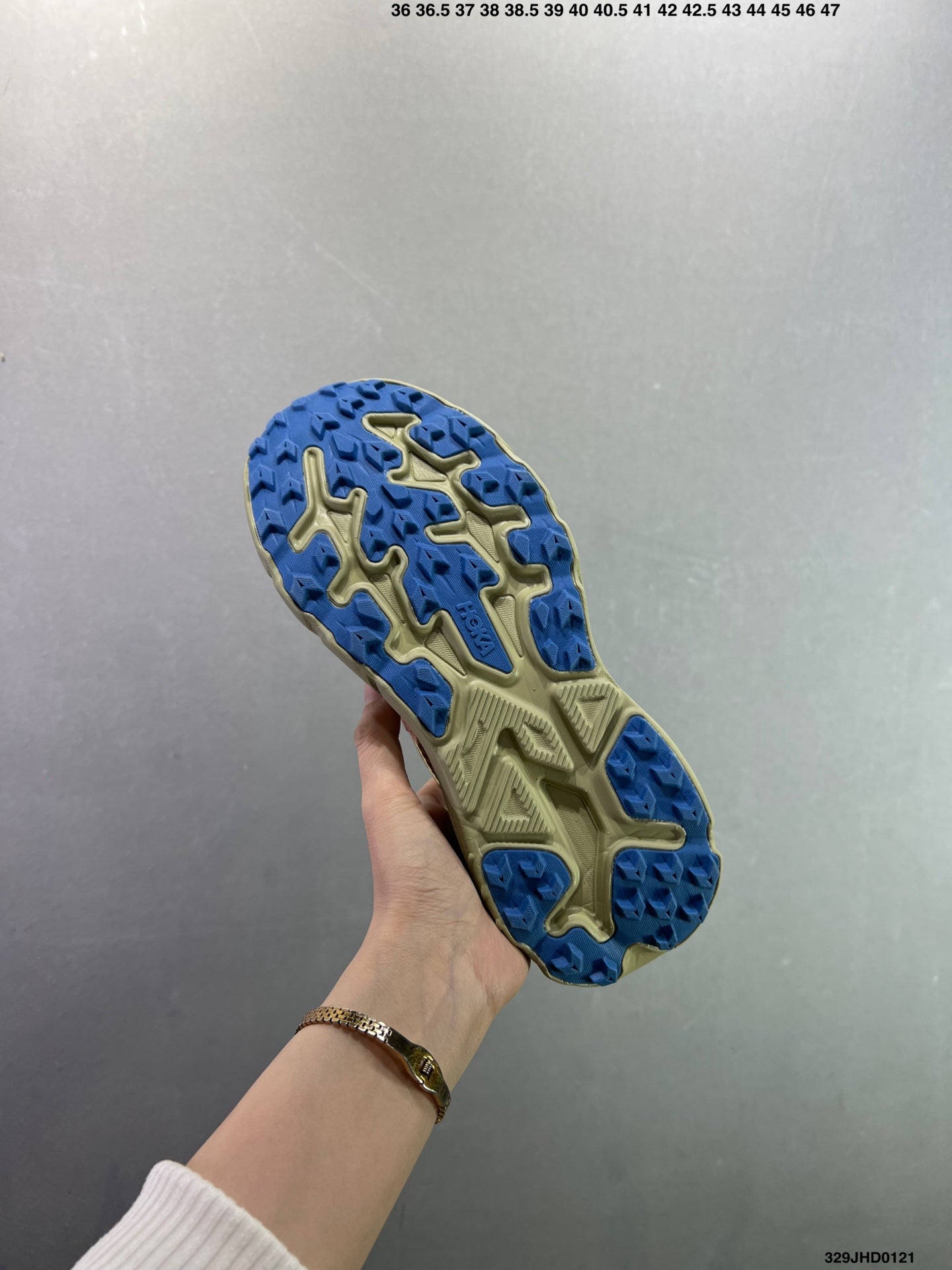 HOKA CHALLENGER 8