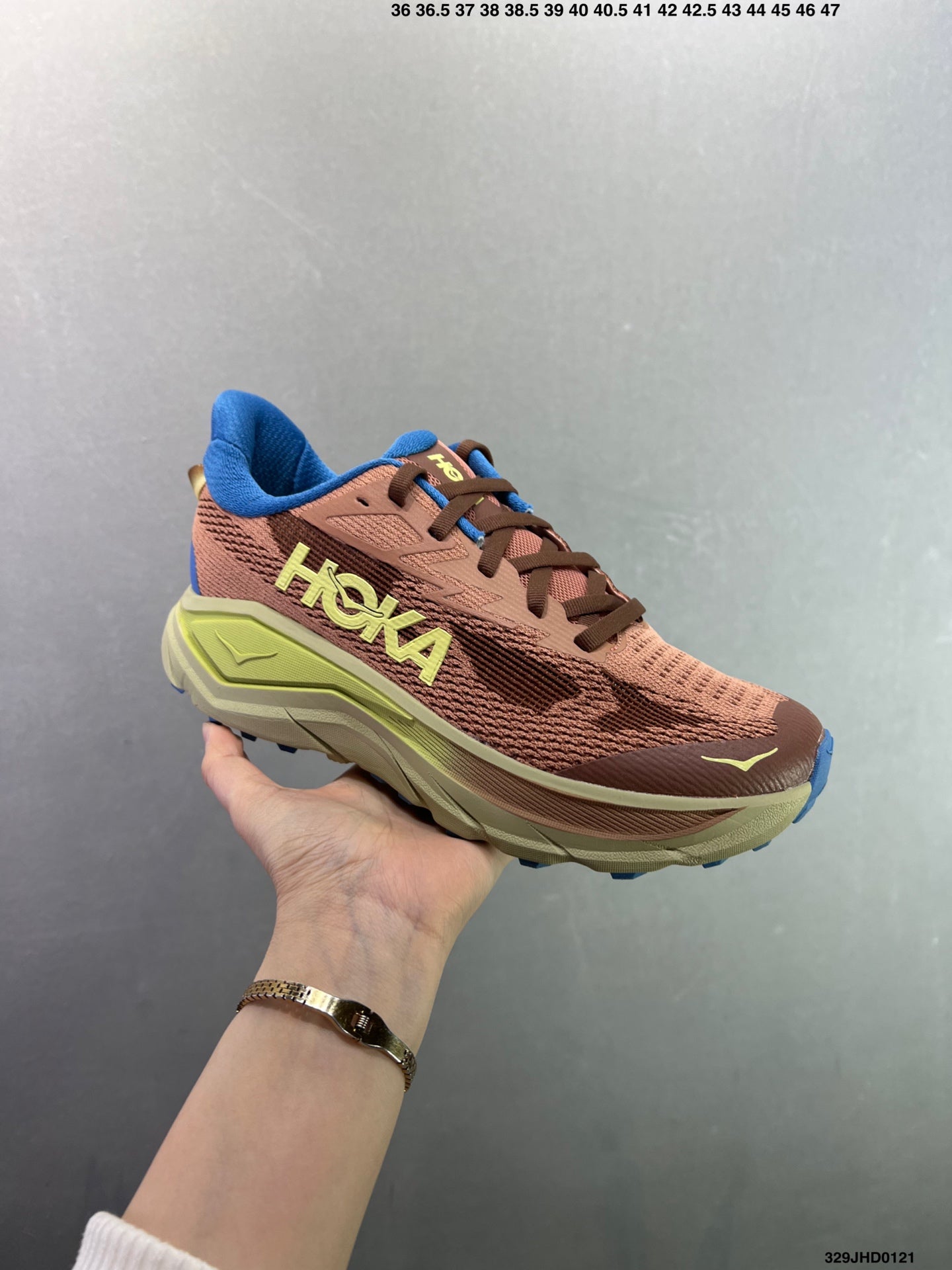 HOKA CHALLENGER 8