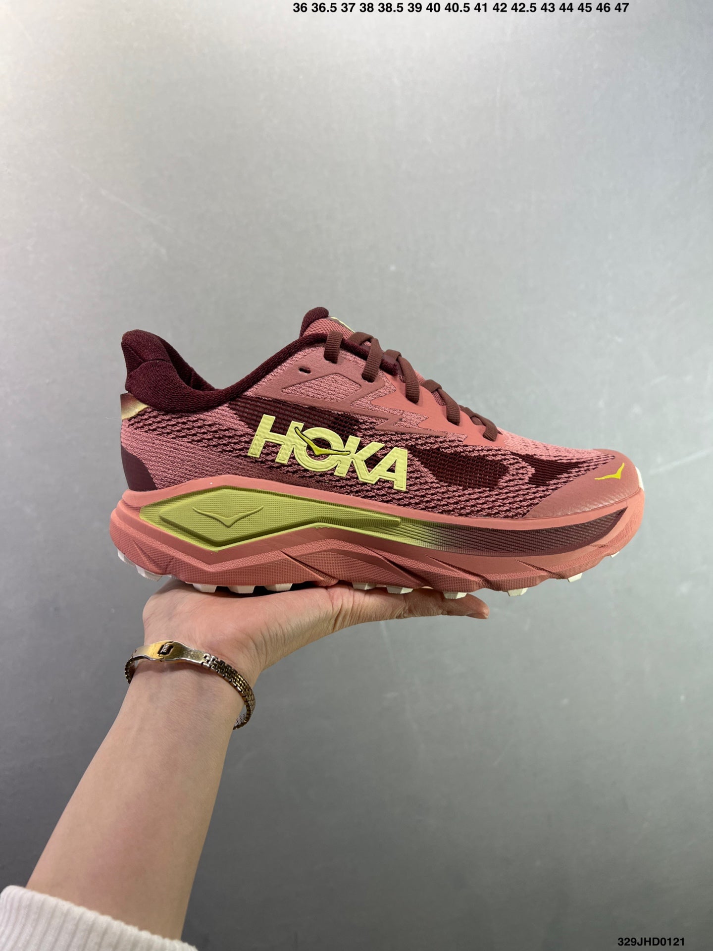 HOKA CHALLENGER 8