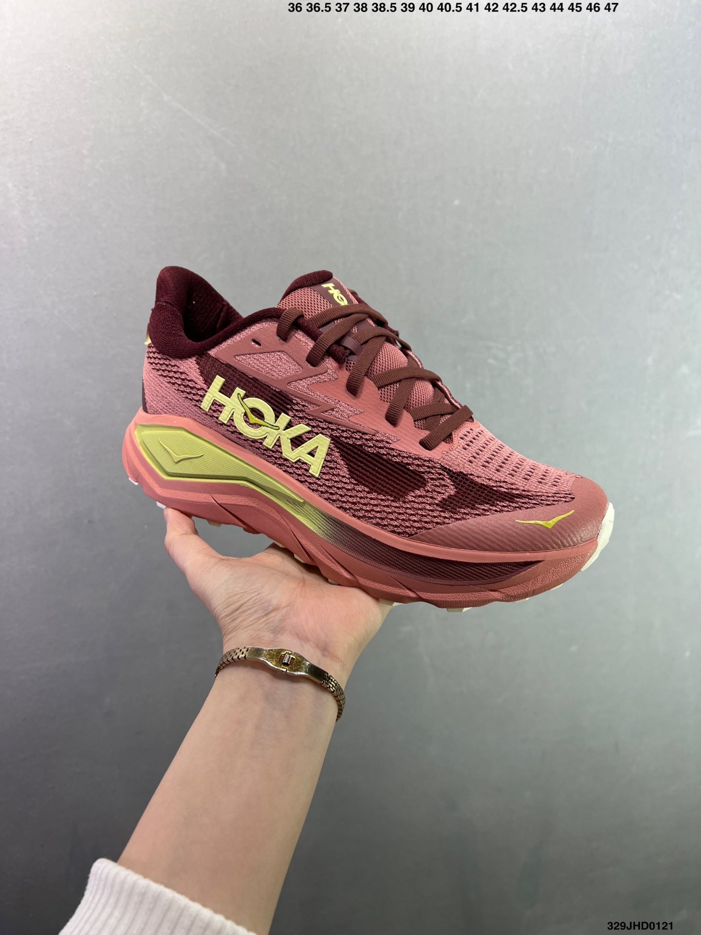 HOKA CHALLENGER 8