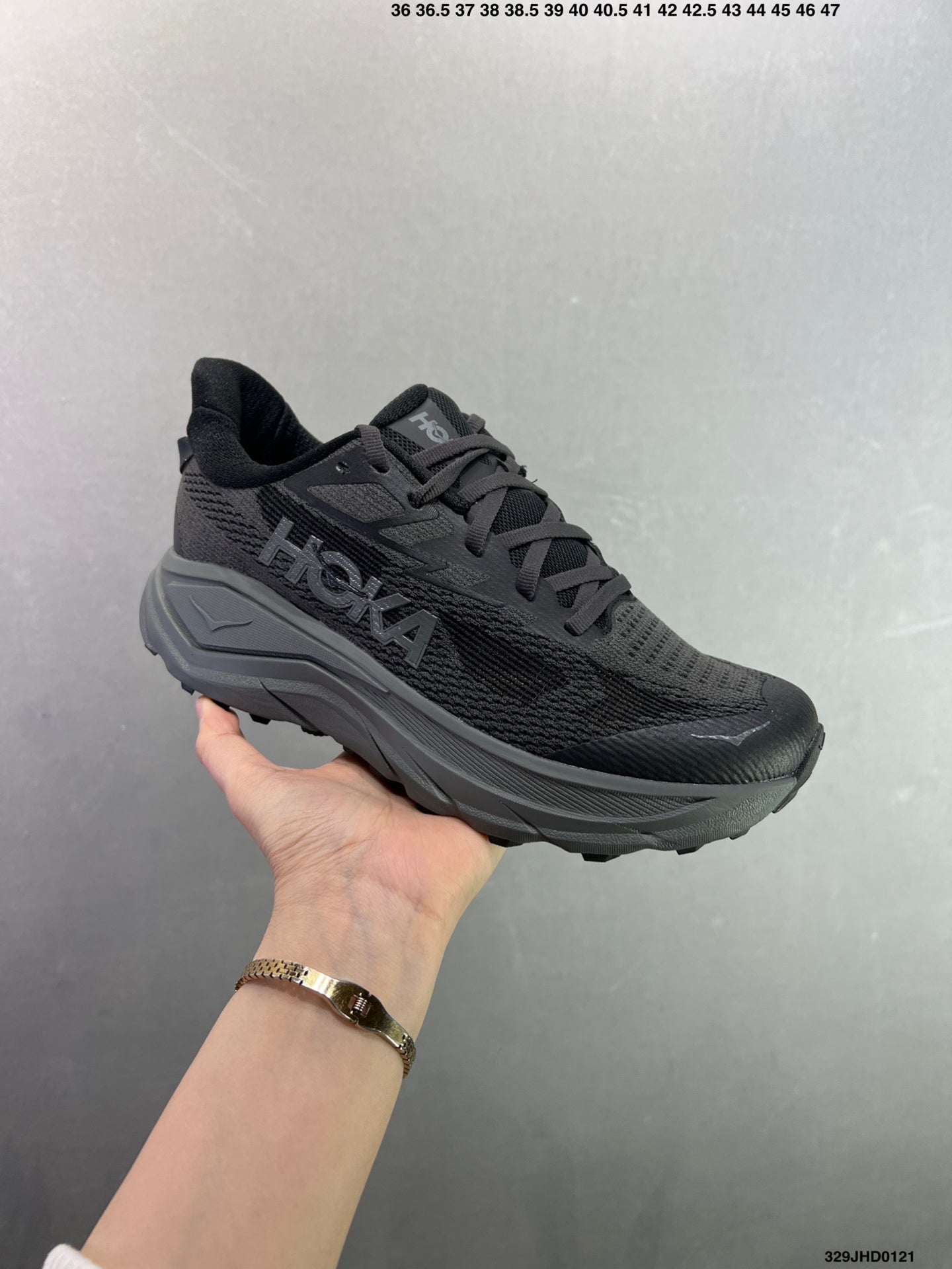 HOKA CHALLENGER 8
