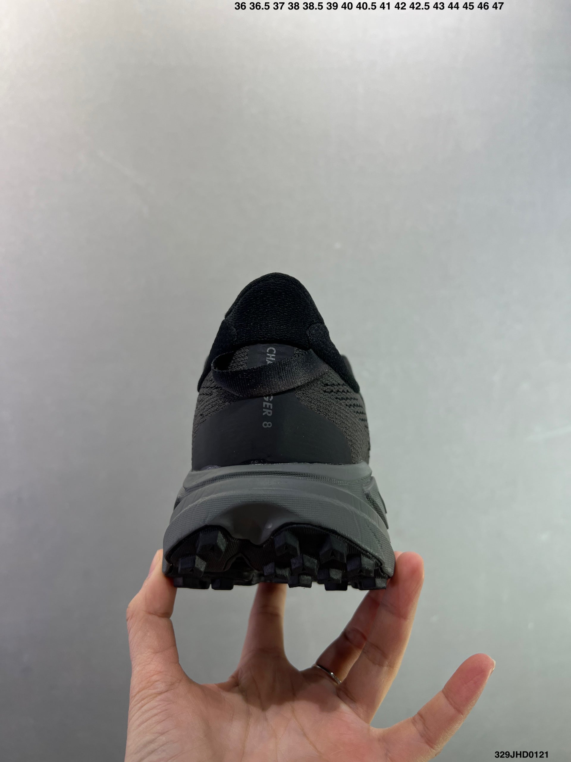 HOKA CHALLENGER 8