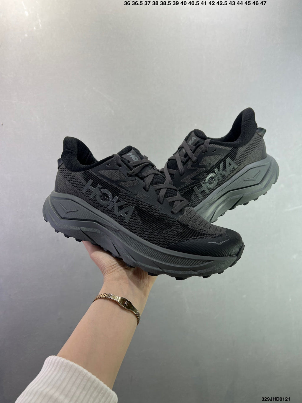 HOKA CHALLENGER 8