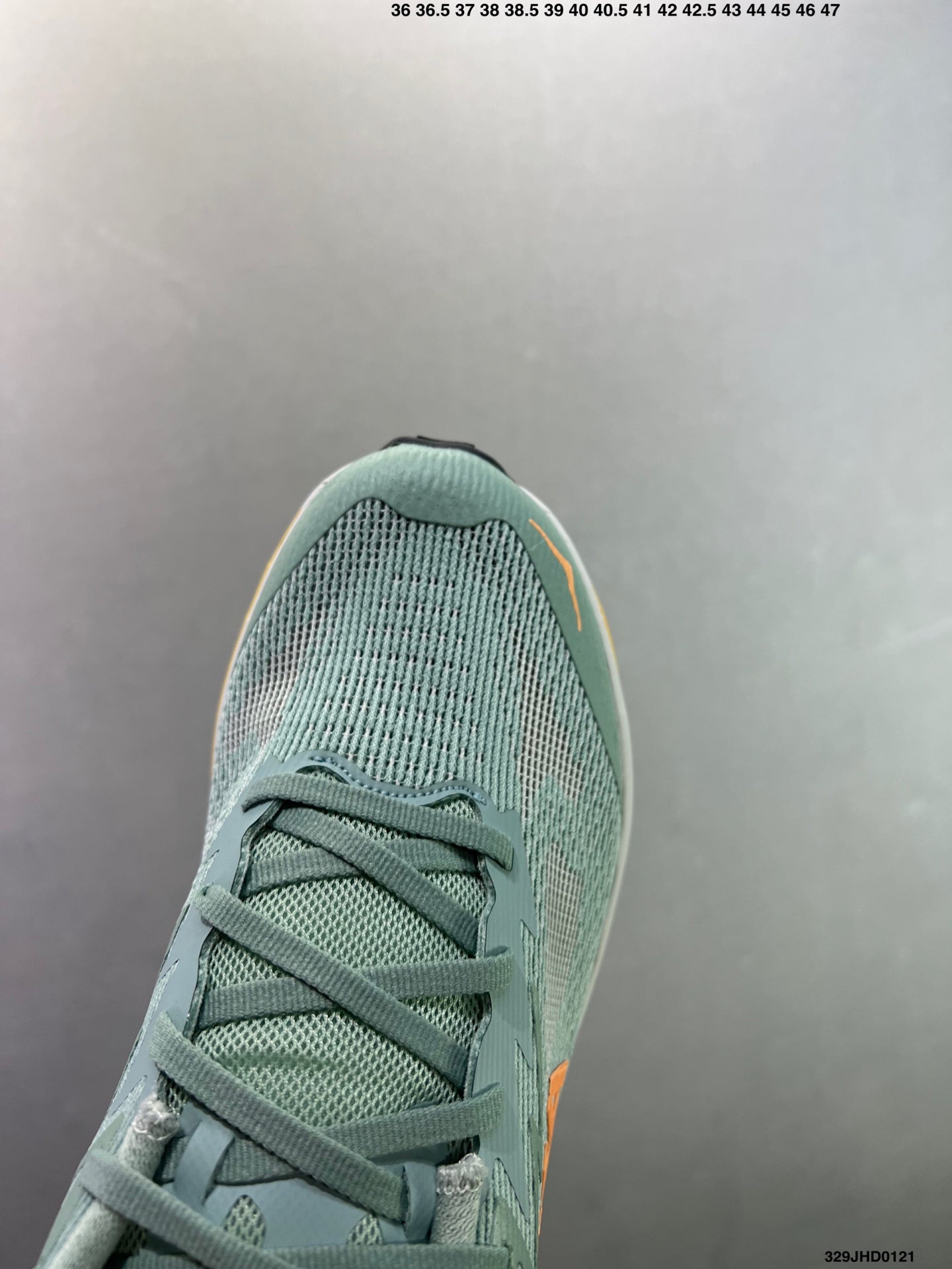 HOKA CHALLENGER 8
